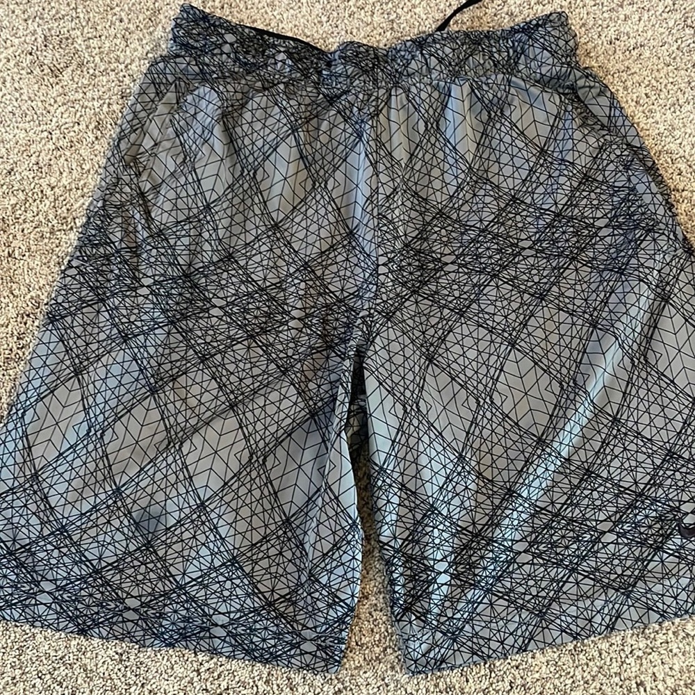 Nike drifit basketball shorts grey and black large